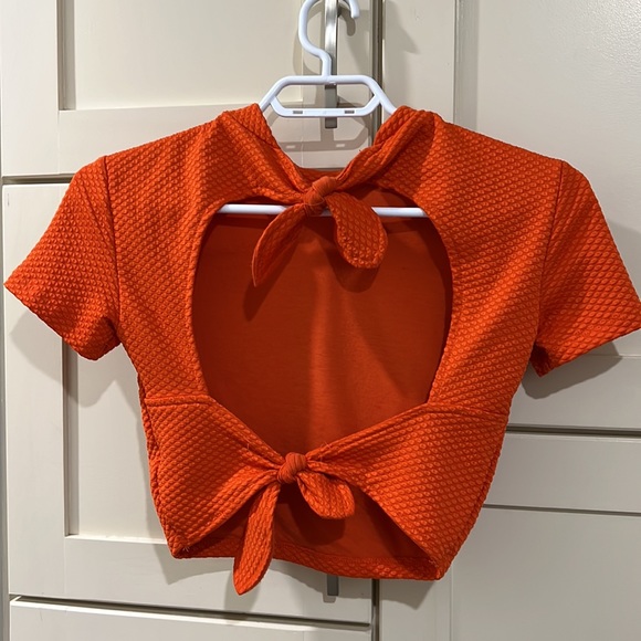 UO orange crop top open back with bowes - Picture 3 of 5